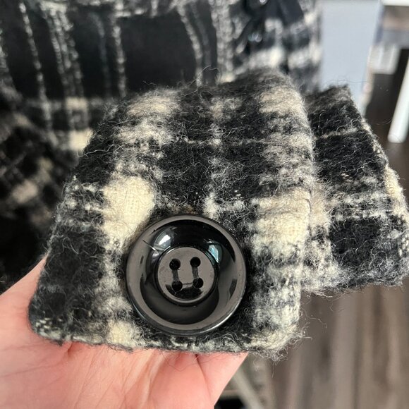 Black and White Zara Coat with belt and high collar. - Picture 4 of 10